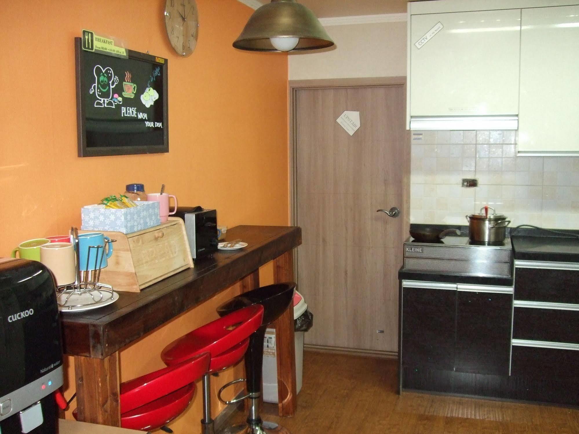 Birdsnest Hostel Hongdae Foreigner Only Seul Exterior foto